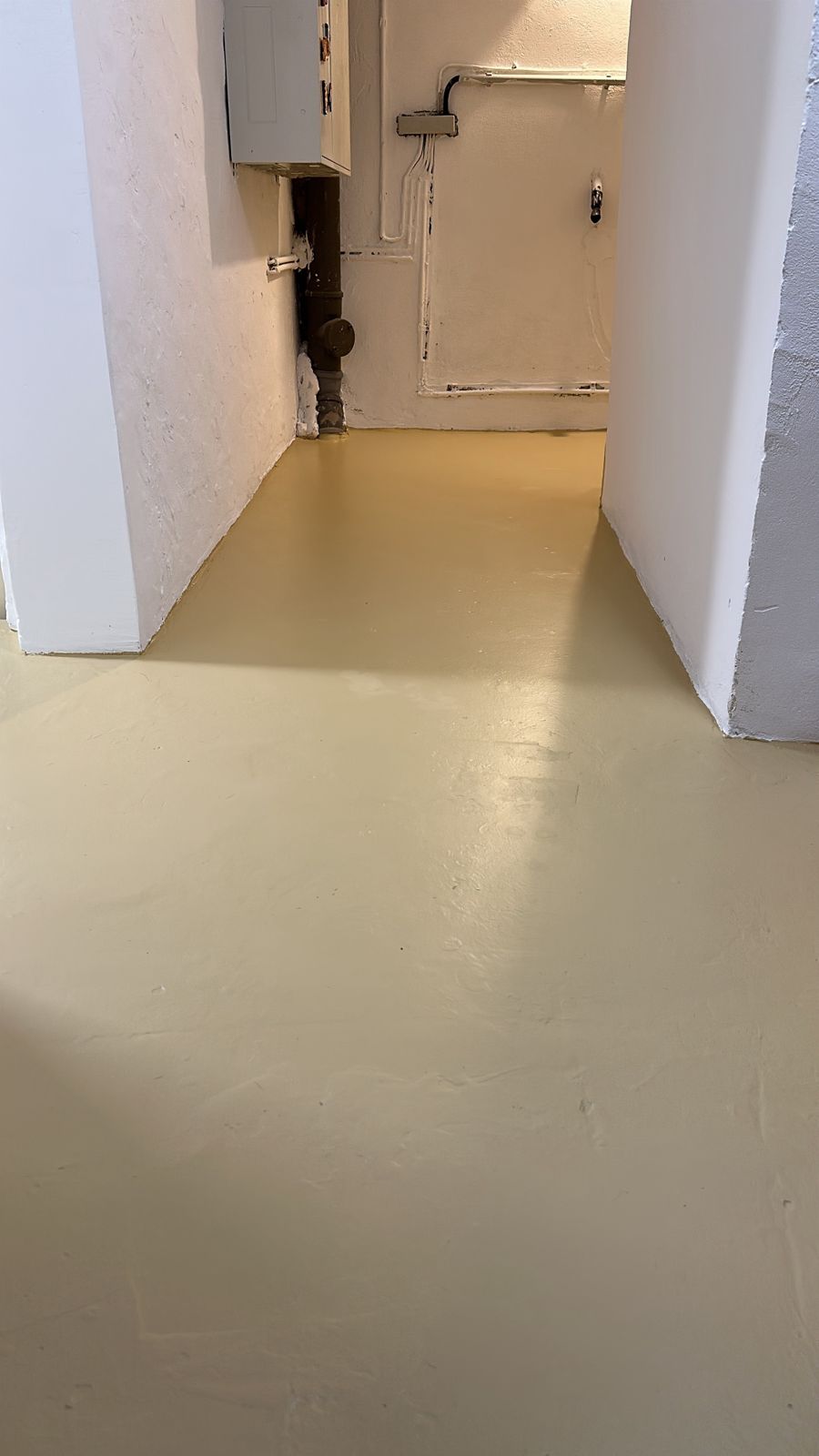 Fertig beschichteter Kellergang